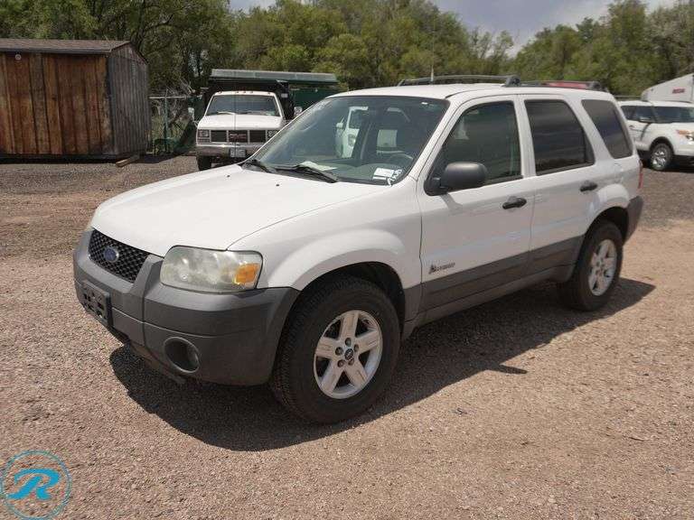 2005  Ford  Escape  HEV Hybrid  AWD  SUV