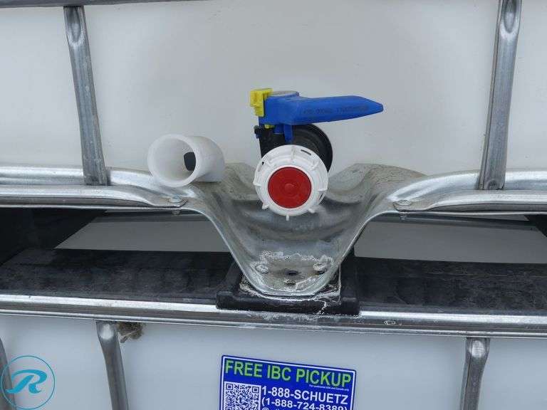 275 Gallon Plastic Tote With Enclosure, One Use, Triple Rinsed, Food Grade, 2" MPT Valve, Forklift Pockets - Roller Auctions