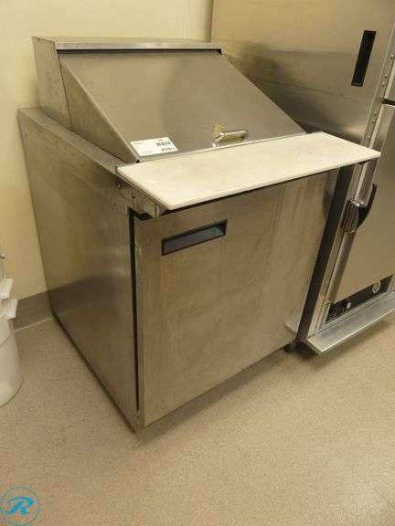 Delfield 4427N-9M Single Door Refrigerated Sandwich Prep on Casters (Turns On Does Not Cool)