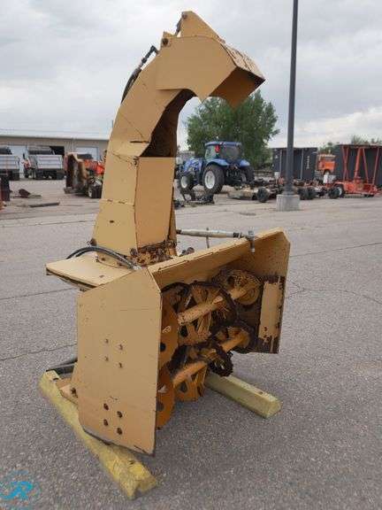 Trackless B3 51" Hydraulic Snow Blower Attachment - Roller Auctions
