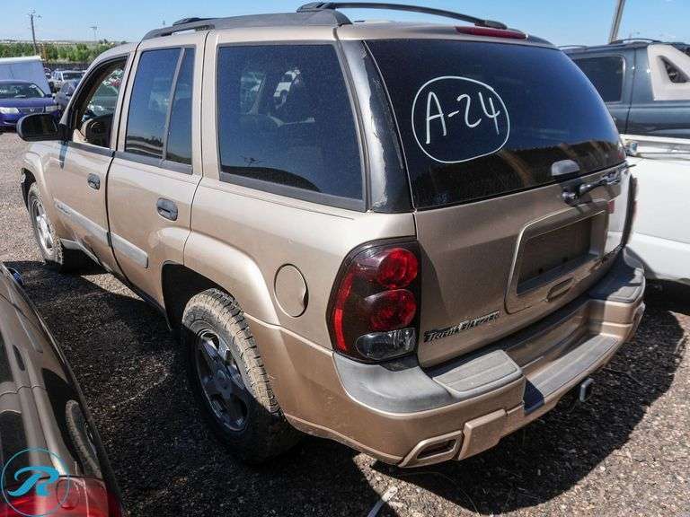 2004  Chevrolet  Trailblazer LS   4WD - Roller Auctions