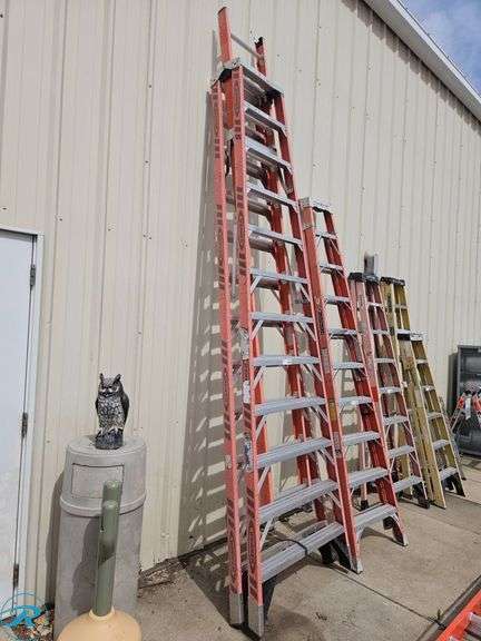 (1) Louisville 12′ Fiberglass A Frame Ladder with 19′ Extension - Roller Auctions