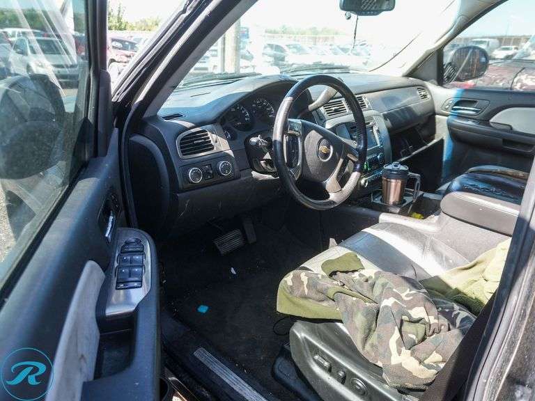 2007  Chevrolet  Suburban 1500 LS  4WD - Roller Auctions