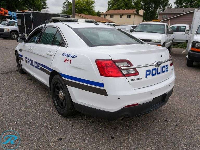 2017  Ford  Taurus SEL  Base  AWD  Police Interceptor Sedan - Roller Auctions
