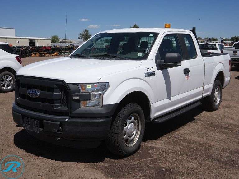 2016  Ford  F150  XL  4WD Super Cab  Pickup