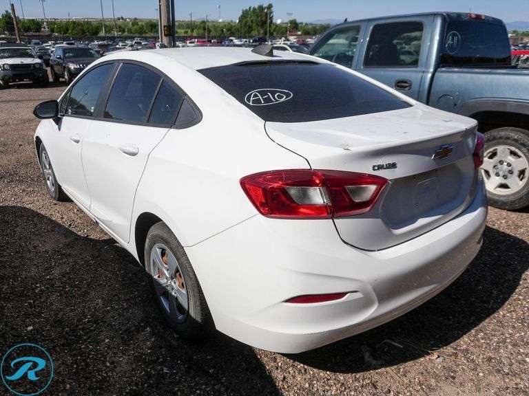 2018  Chevrolet  Cruze LS  FWD - Roller Auctions