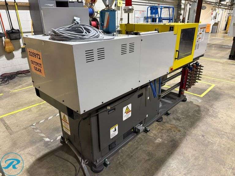 2000 Cincinnati Milacron Fanuc Roboshot 33i 33-Ton Injection Mold Machine (s/n 4161A02/00-1) with Motan Hopper, Transformer and Power Control Box - Roller Auctions