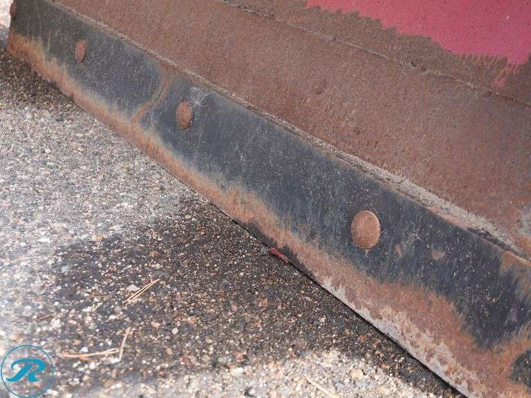 Boss RT3 Power-V XT 8’2” Snowplow (No Controller) - Roller Auctions