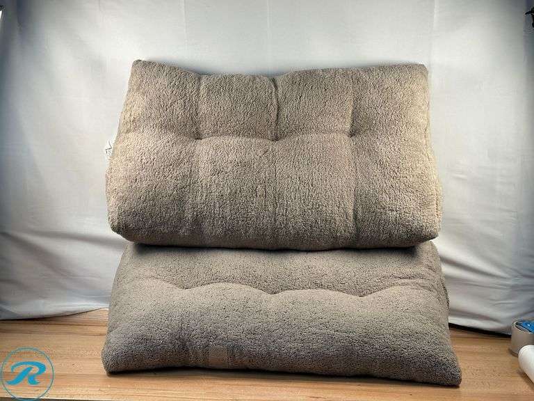 (4) Large Wedge Pillows- Used - Roller Auctions