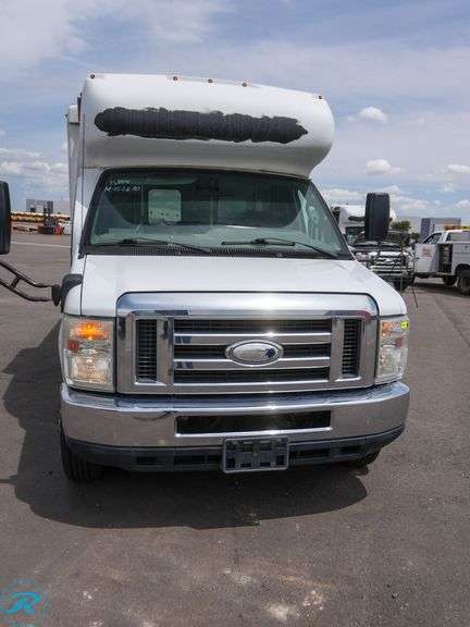 2014 Forest River E350 Super Duty RWD 4-Passenger 2-Wheelchair Shuttle Bus - Roller Auctions