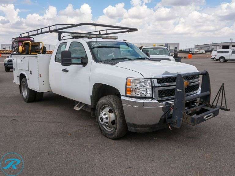 2013  Chevrolet  Silverado  3500 HD  4WD Super Cab  Utility Truck - Roller Auctions