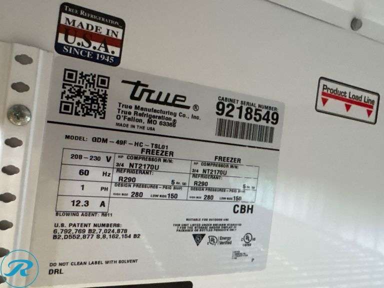 True QDM-49F-HC-TSL01 2-Section Sliding Glass Door Freezer Merchandiser - Roller Auctions