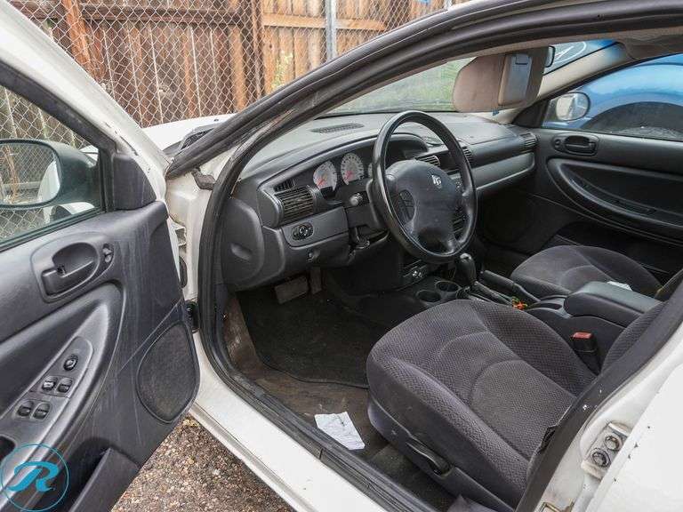 2005  Dodge  Stratus SXT  FWD - Roller Auctions