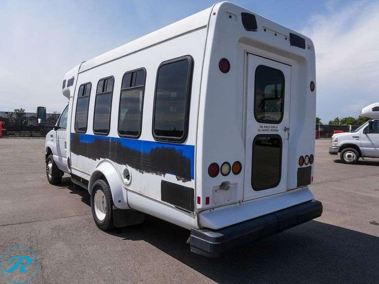 2014 Forest River E350 Super Duty RWD 4-Passenger, 2-Wheel Chair Shuttle Bus - Roller Auctions