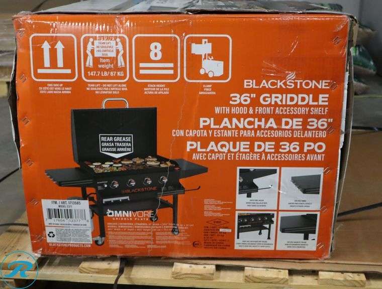 Blackstone 36 in. Griddle with Hinged Hood, Front Shelf and Soft Cover - New - Damaged Box - Roller Auctions