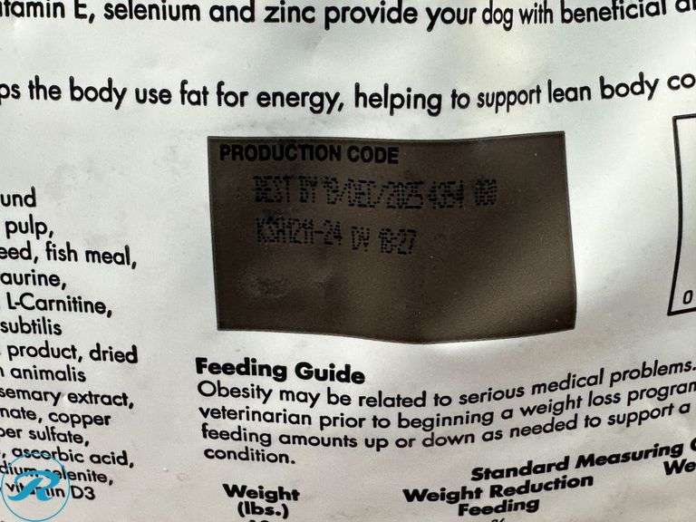 Kirkland Signature Healthy Weight Formula Chicken & Vegetable Dog Food 40 lb. - New - Damaged Package - Roller Auctions