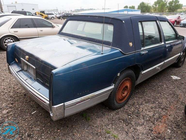 1993  Cadillac  DeVille   FWD - Roller Auctions