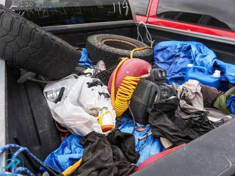 2000  Chevrolet  Silverado 1500 LT  4WD - Roller Auctions