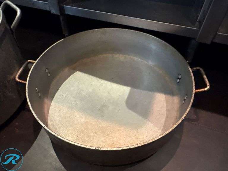 Brazier Pan, 19”D x 6” and Stock Pot, 18”D x 10” - Roller Auctions