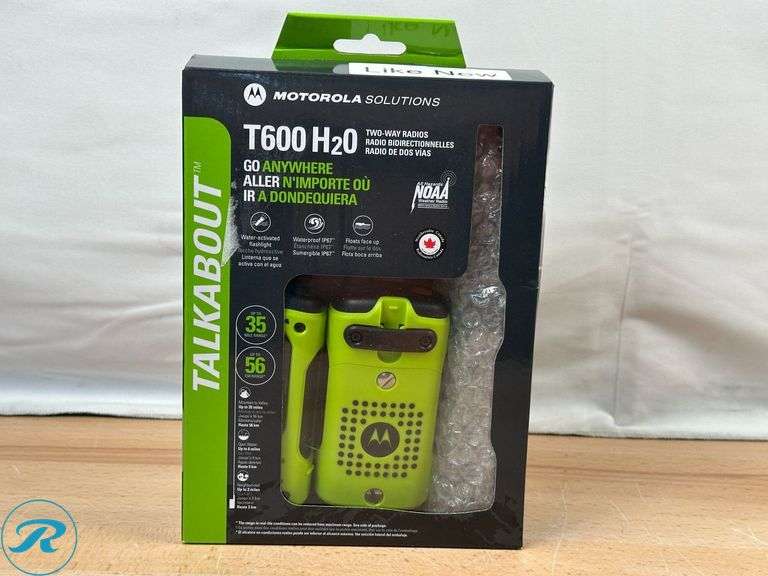 Motorola Solutions T600 35 Miles Waterproof Two-way Radio Green, 2-pack - Like New - Roller Auctions