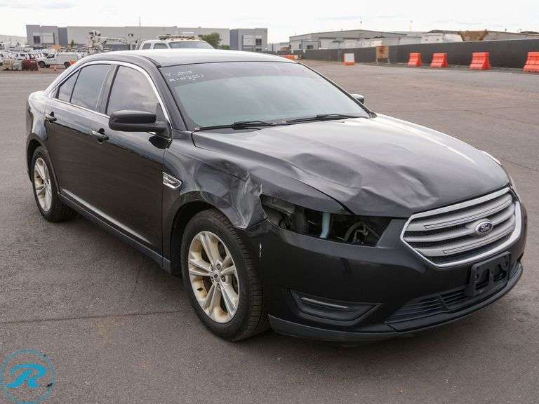 2015 Ford Taurus SE AWD - Roller Auctions