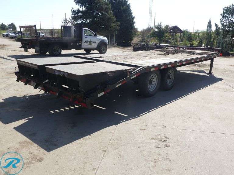 2016  Load Trail  T/A  Flatbed Trailer - Roller Auctions