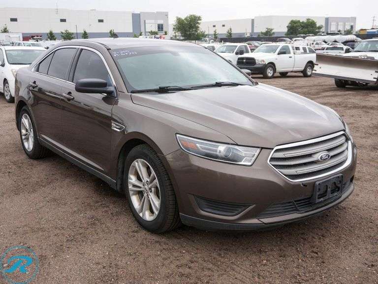 2016 Ford Taurus SE FWD - Roller Auctions