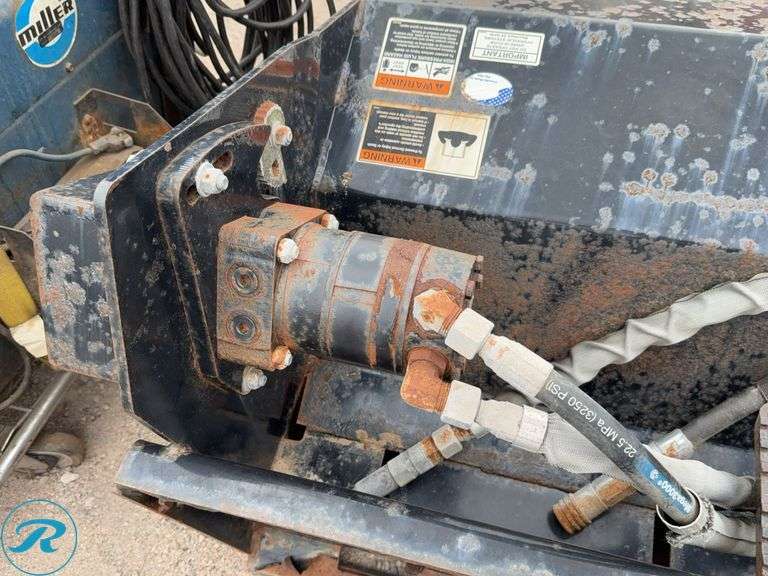 John Deere Work Site Pro RT66 Hydraulic Rototiller To Fit Skid Steer Loader - Roller Auctions