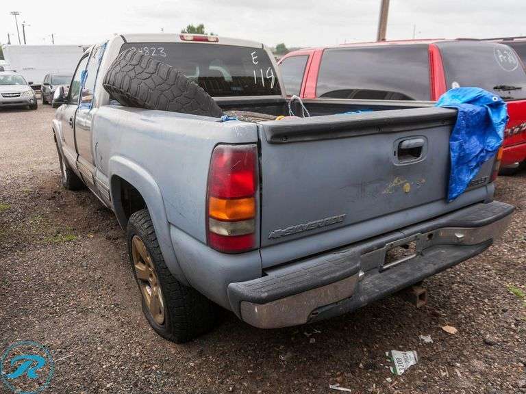 2000  Chevrolet  Silverado 1500 LT  4WD - Roller Auctions