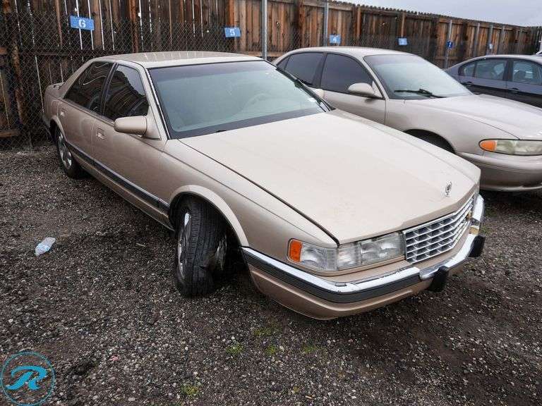 1997  Cadillac  Seville SLS  FWD - Roller Auctions