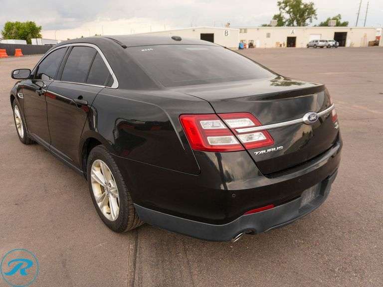 2015 Ford Taurus SE AWD - Roller Auctions