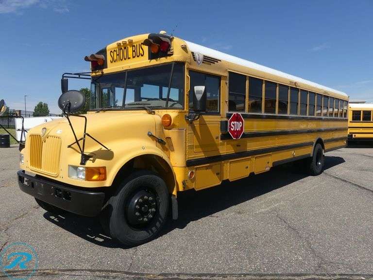2004 IC Corporation 3000 RWD 77-Passenger School Bus