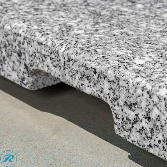 SunVilla Pembrooke 59.5 lb. Granite Umbrella Base - New - Roller Auctions