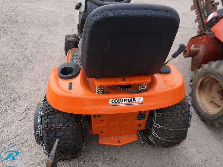 Columbia  Heritage P91GT  Hydrostatic  Ride-On Mower - Roller Auctions