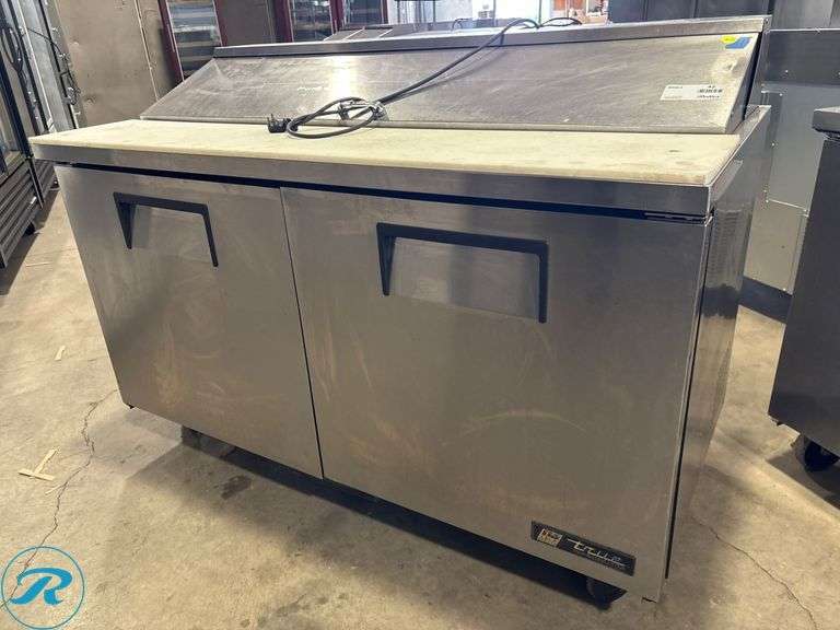 True TSSU-60-16 60in Refrigerated Sandwich Prep on Casters