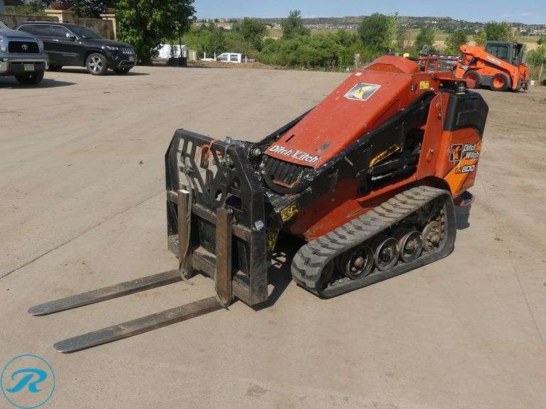 2017  Ditch Witch  SK800  Mini Skid Steer Loader
