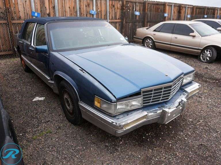 1993  Cadillac  DeVille   FWD - Roller Auctions