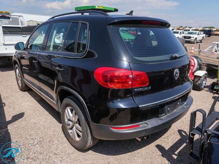 2015  Volkswagen  Tiguan  TSI  FWD  PARTS ONLY - Roller Auctions