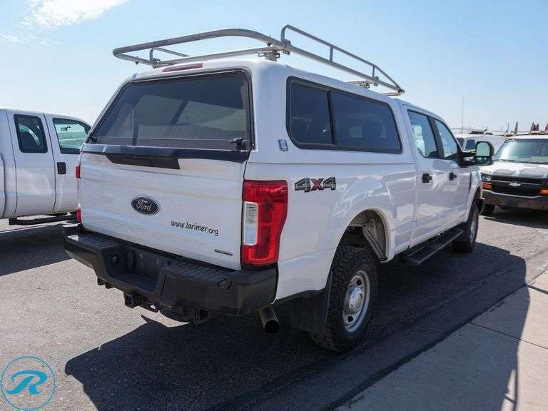 2017 Ford F250 Super Duty XL 4WD Crew Cab Pickup - Roller Auctions