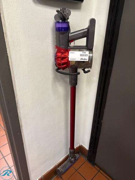 Dyson Cordless Stick Vacuum Cleaner - Roller Auctions