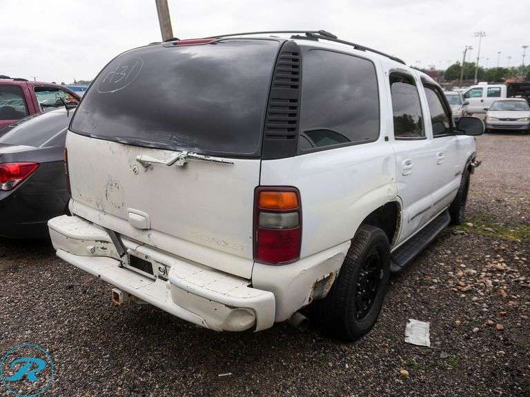 2001  Chevrolet  Tahoe Base   4WD - Roller Auctions