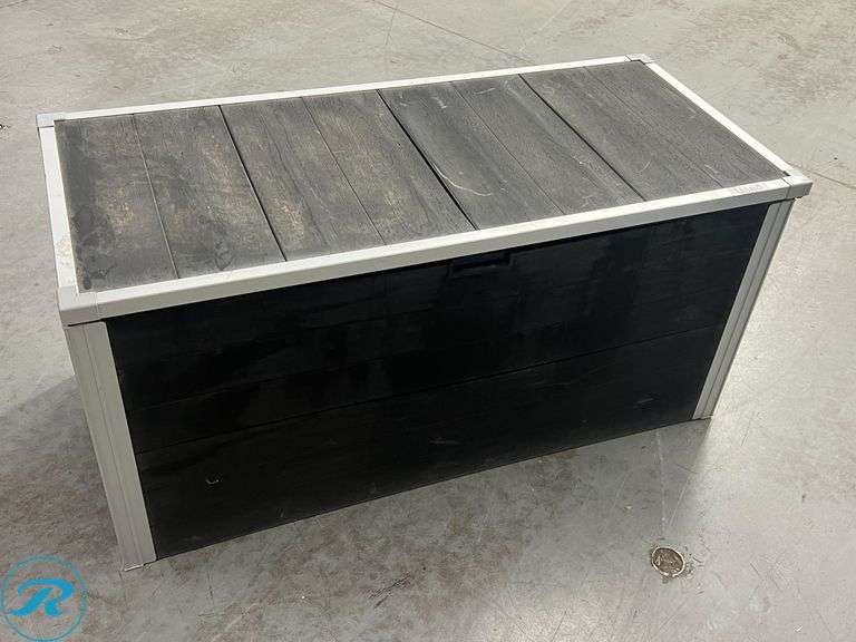Vita Urbana Deck Box - Roller Auctions