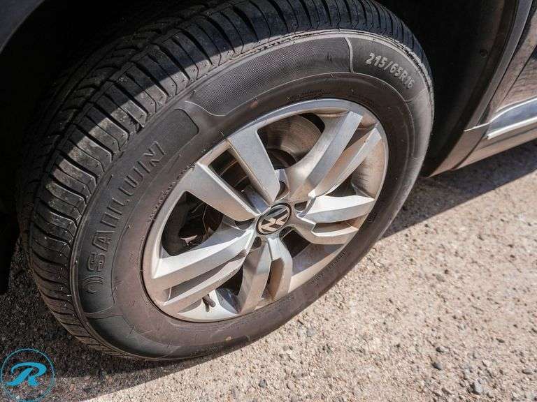 2015  Volkswagen  Tiguan  TSI  FWD  PARTS ONLY - Roller Auctions