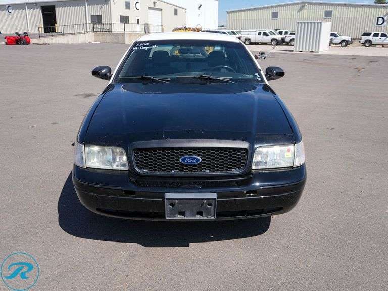 2010  Ford  Crown Victoria  RWD  Police Interceptor - Roller Auctions