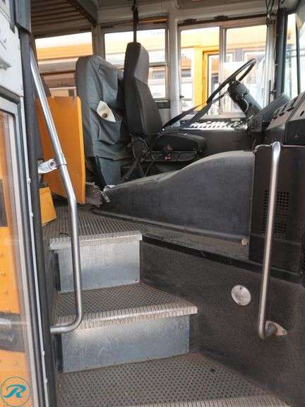 2007 Thomas RWD 71-Passenger School Bus - Roller Auctions