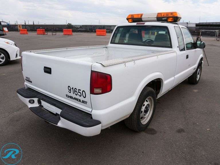 1999 Chevrolet S10 LS 4WD Extended Cab Pickup - Roller Auctions