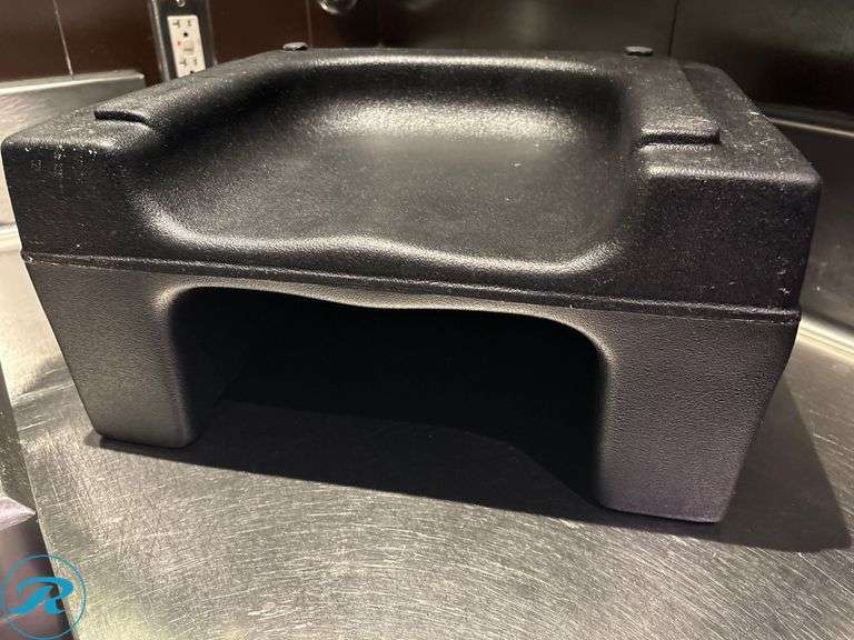 (4) Plastic Booster Seats - Roller Auctions