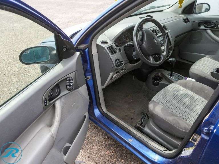 2005  Ford  Focus ZX4 S  FWD - Roller Auctions