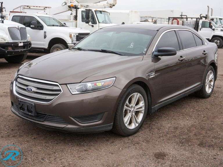 2016 Ford Taurus SE FWD - Roller Auctions