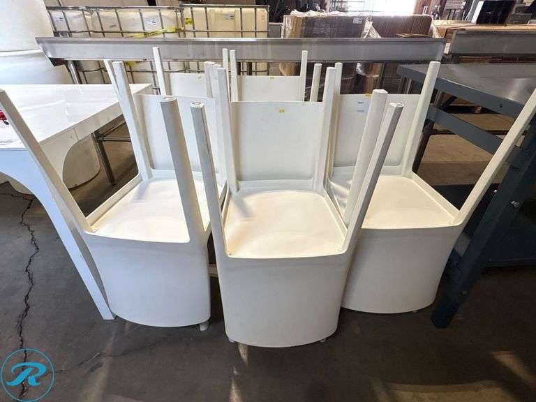 (10) White Resin Dining Chairs - Roller Auctions